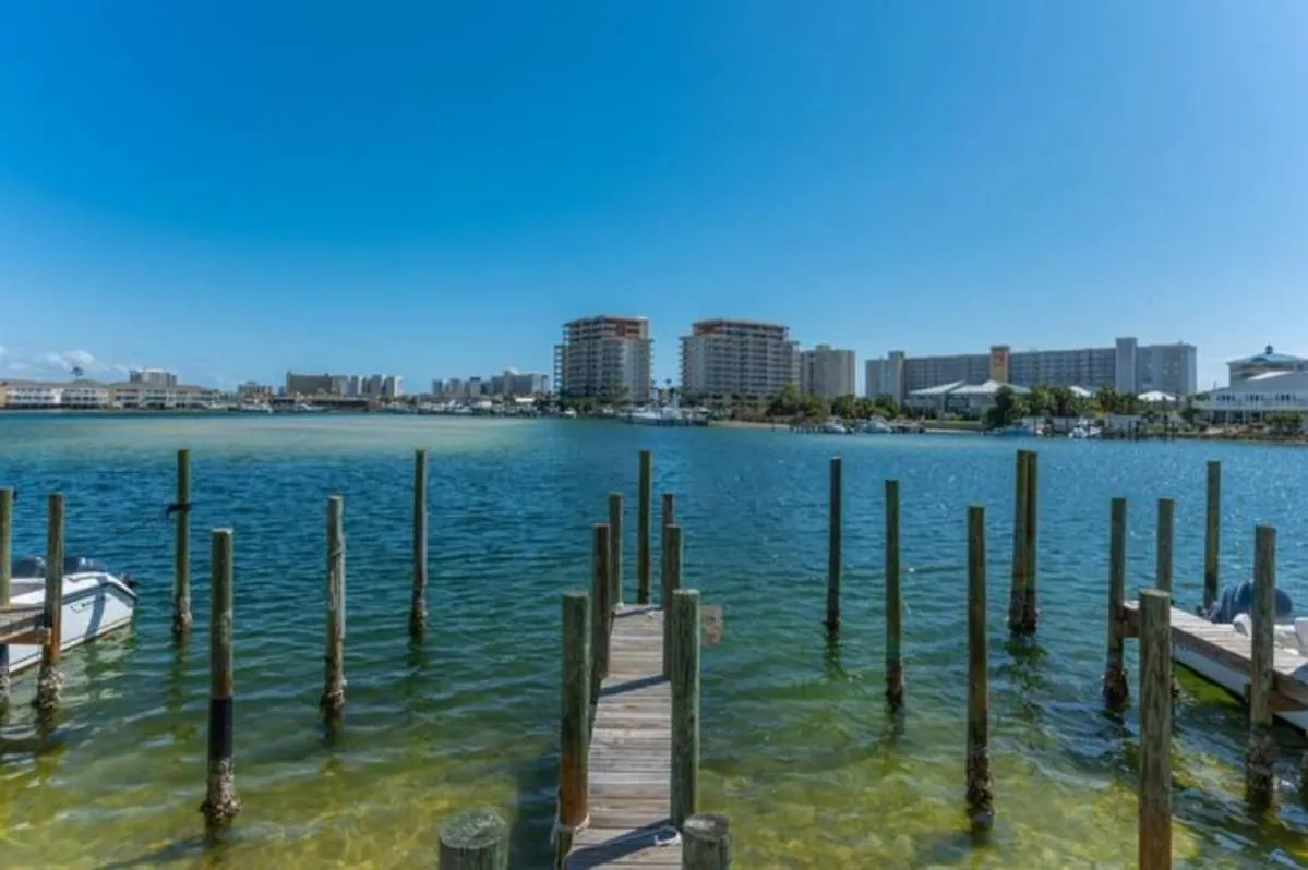 Dest-Zen Gated Beach Access Game Room Destin