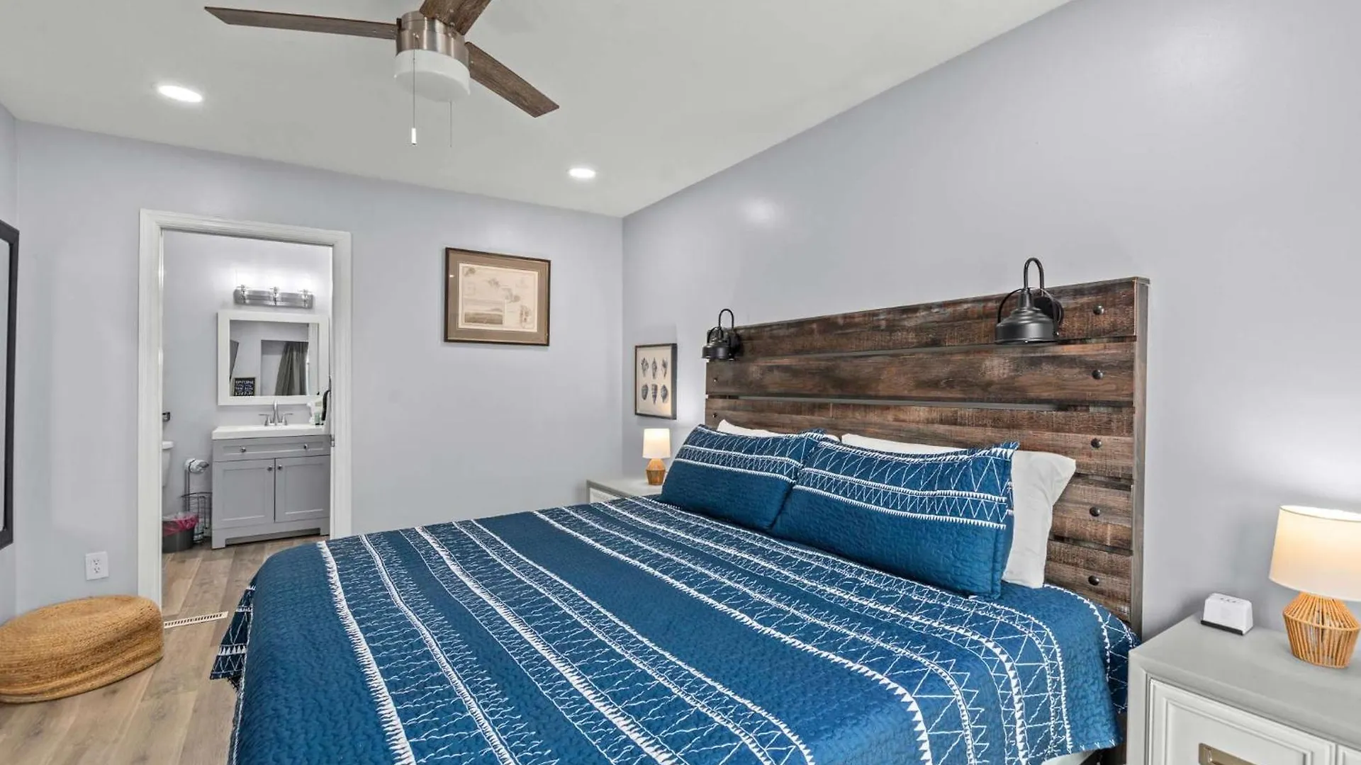 Dest-Zen Gated Beach Access Game Room Destin Holiday home