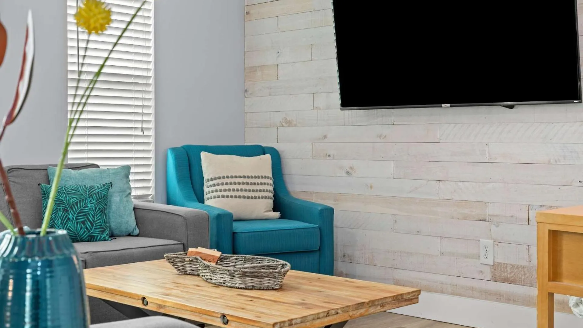 Dest-Zen Gated Beach Access Game Room Destin United States
