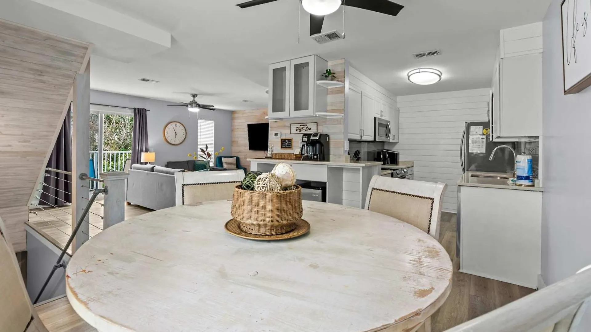 Dest-Zen Gated Beach Access Game Room Destin United States